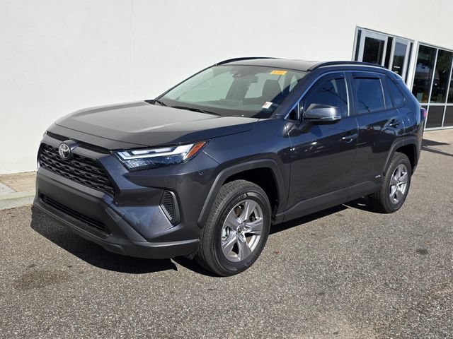 Used 2025 Toyota RAV4 XLE AWD/4WD image 14
