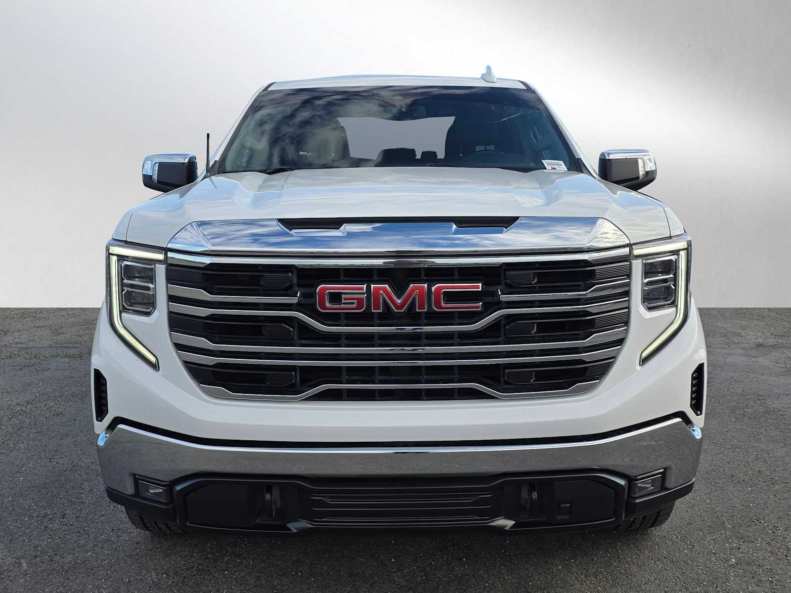 Used 2023 GMC Sierra 1500 SLT w/ SLT Premium Package AWD/4WD image 8