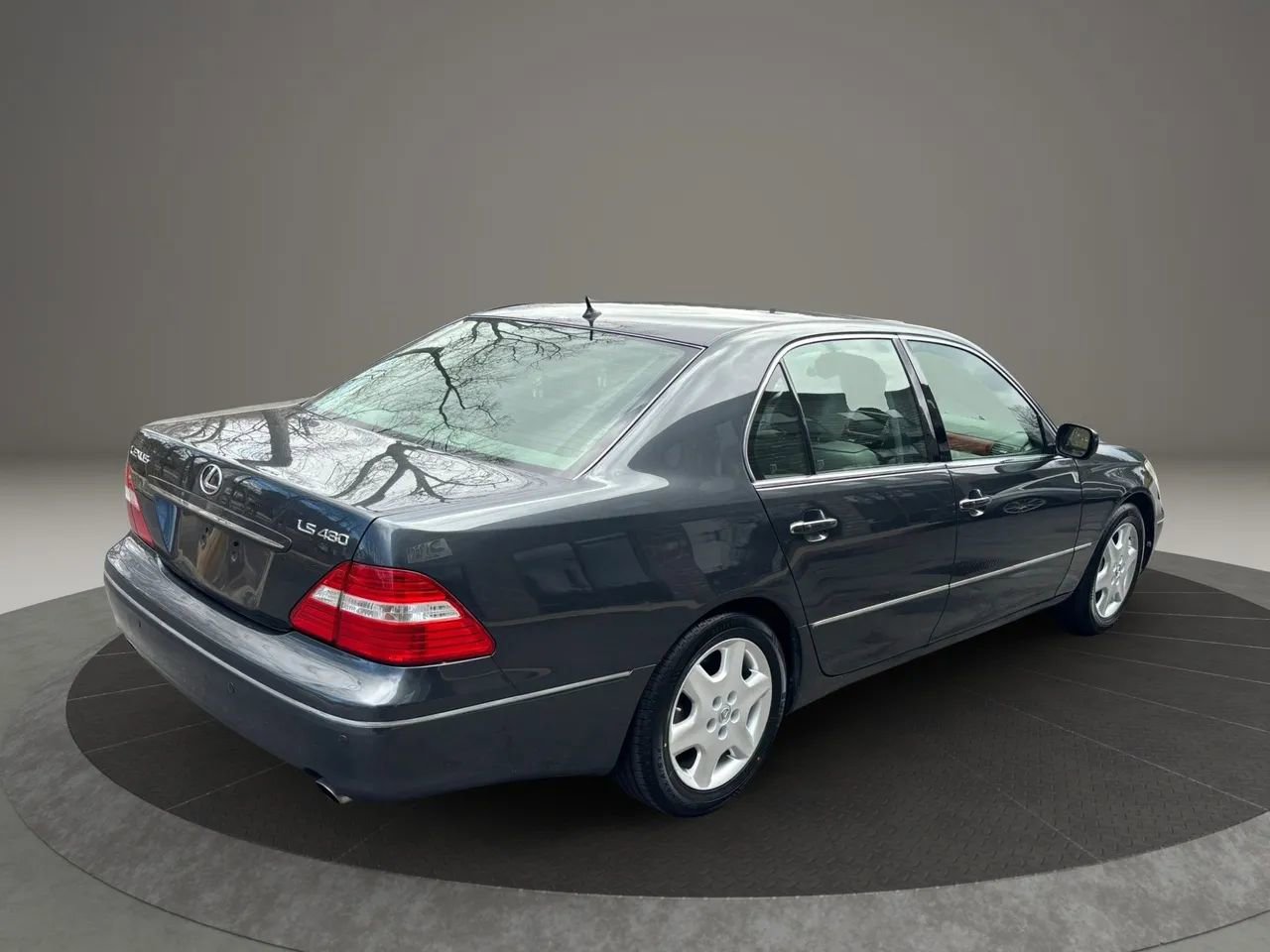 Used 2004 Lexus LS 430 RWD image 11