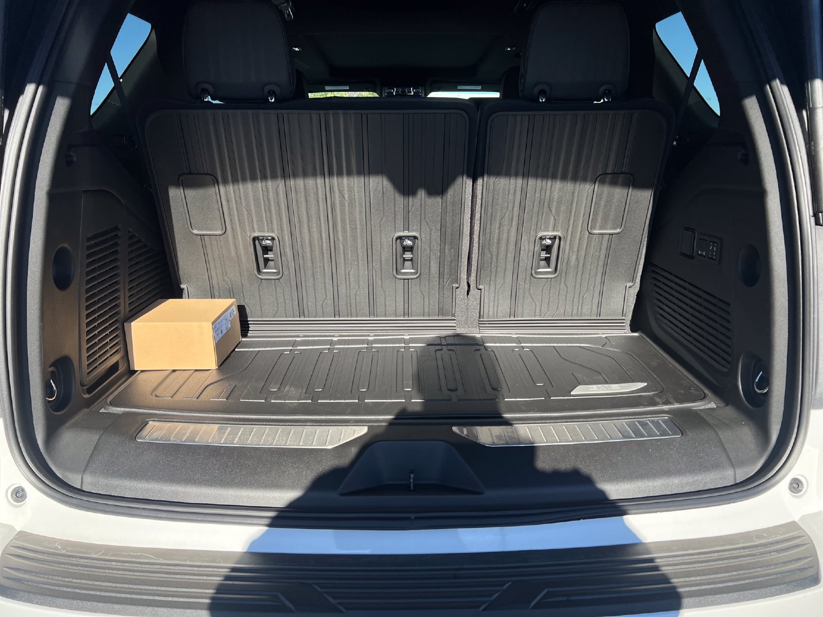New 2026 GMC Yukon AT4 w/ AT4 Premium Plus Package AWD/4WD image 32