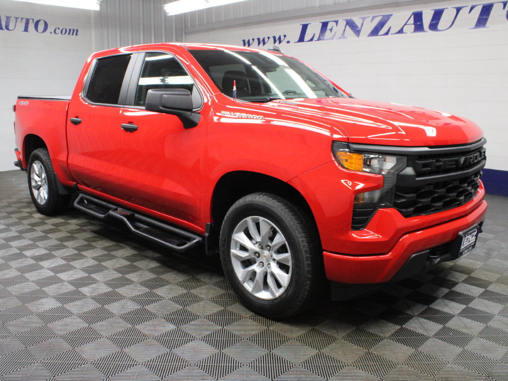 Used 2025 Chevrolet Silverado 1500 Custom AWD/4WD image 3