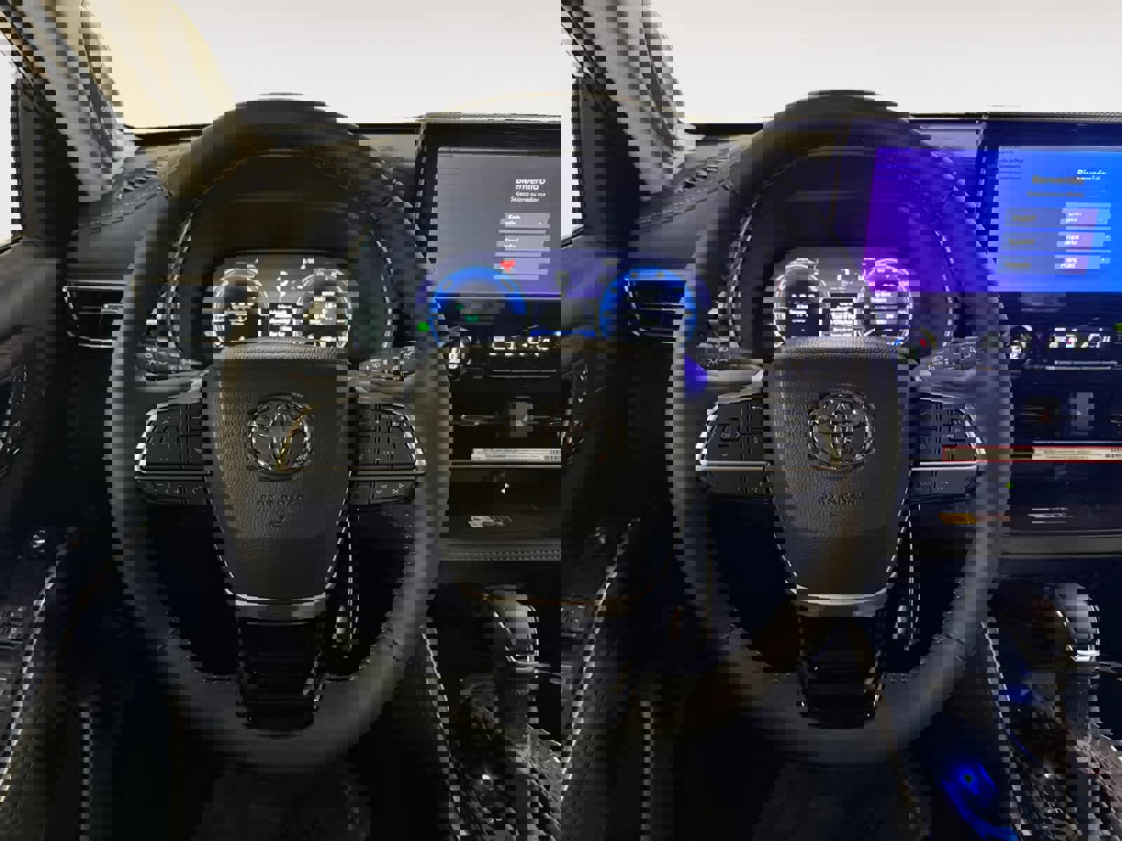 New 2026 Toyota Highlander Platinum image 12