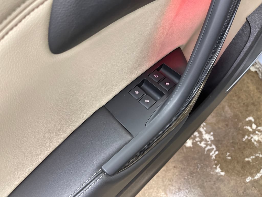 Used 2019 Buick Cascada Premium FWD image 16