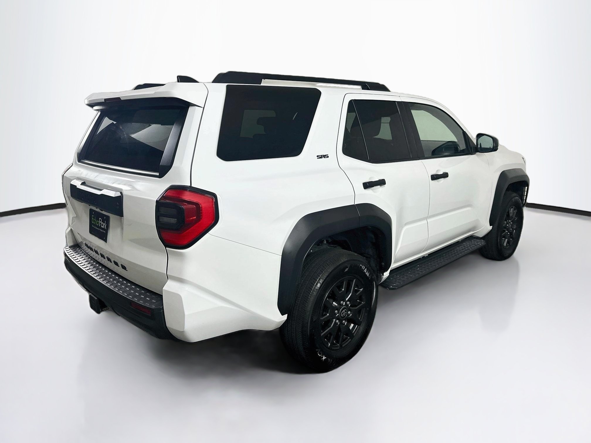 Used 2025 Toyota 4Runner SR5 AWD/4WD image 9