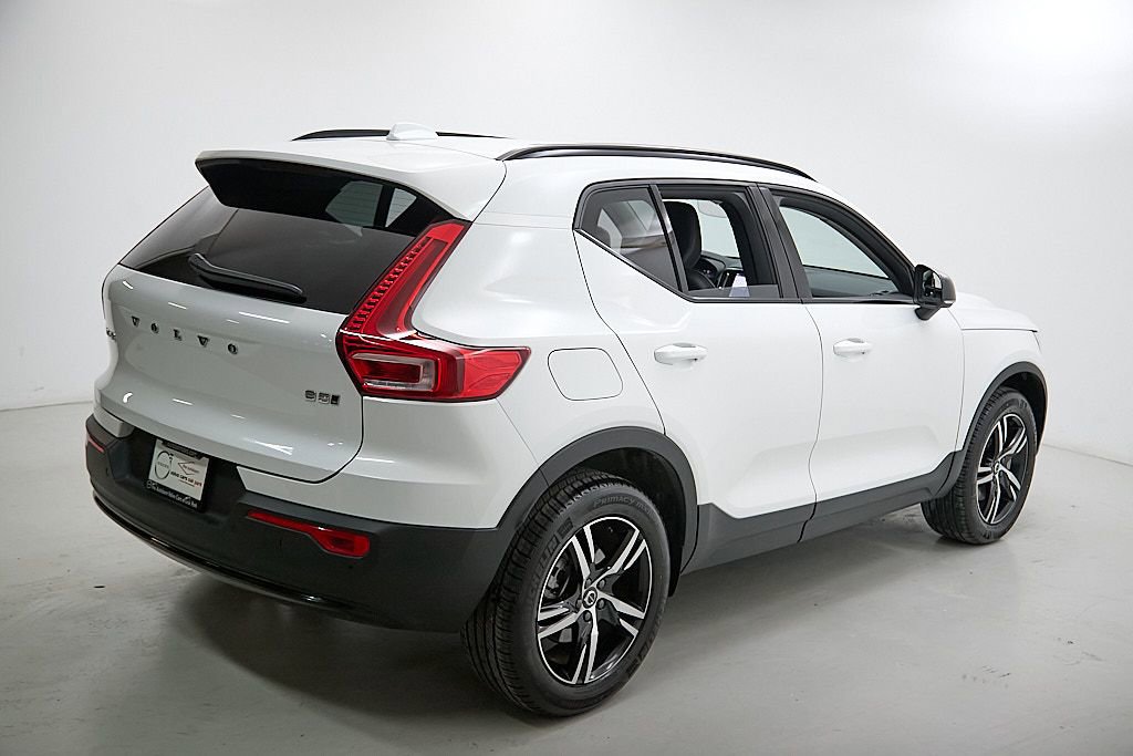 New 2026 Volvo XC40 B5 Core image 9