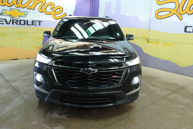 Used 2023 Chevrolet Traverse RS image 3