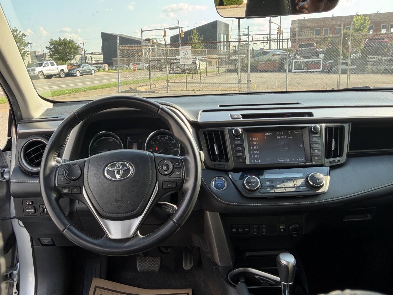 Used 2016 Toyota RAV4 Limited AWD/4WD image 33