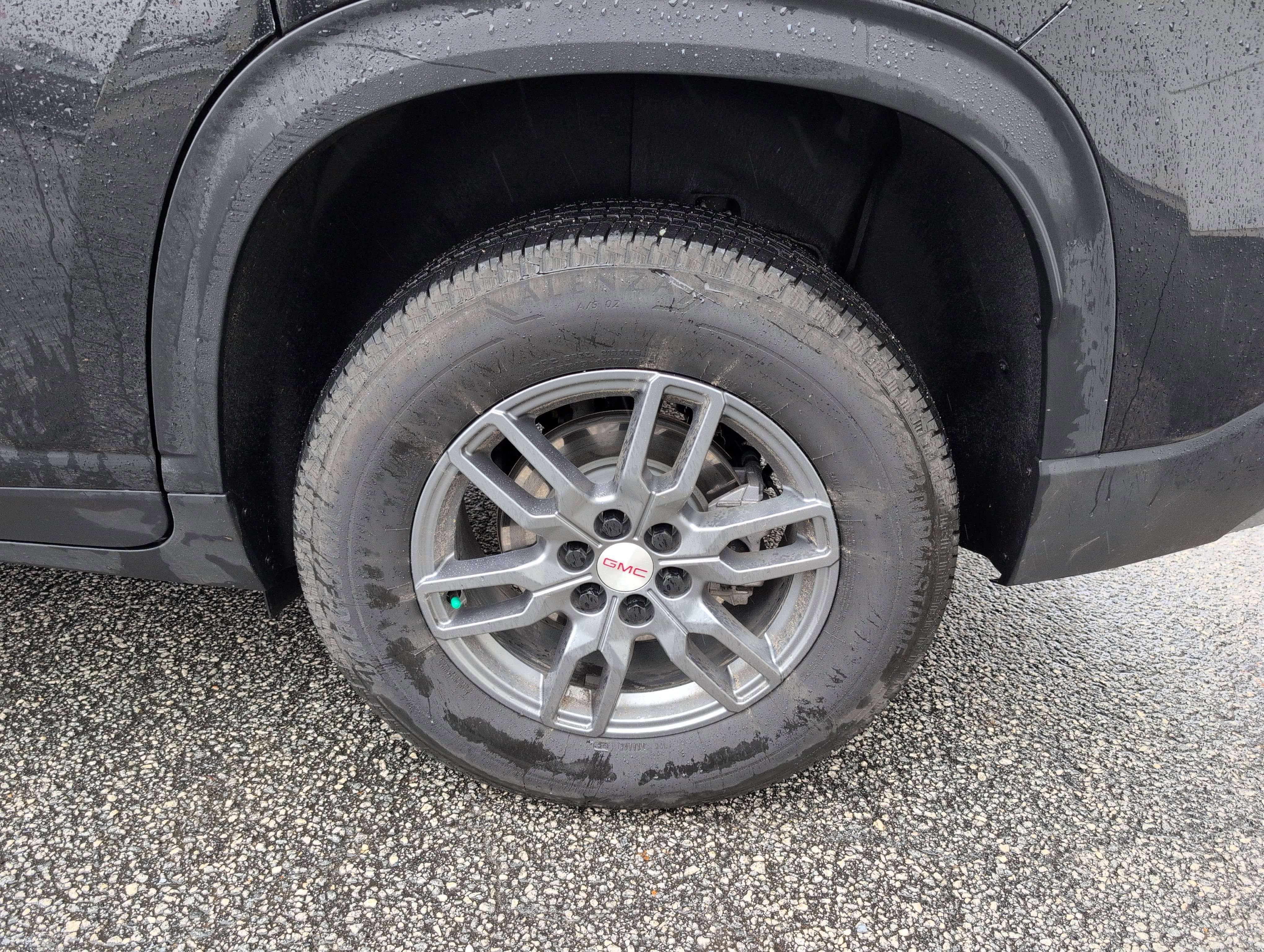 Used 2025 GMC Acadia Elevation image 5