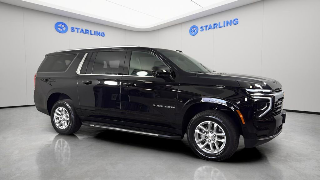 Used 2025 Chevrolet Suburban LS image 12