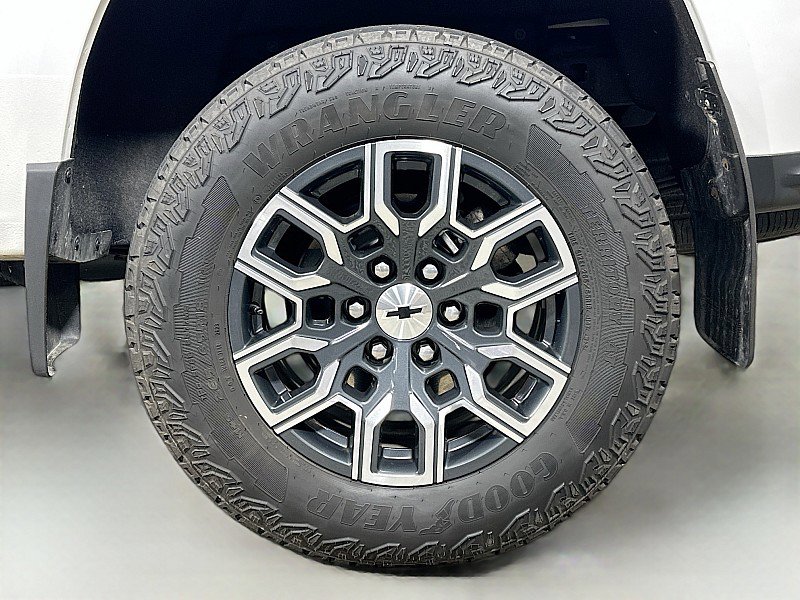 Used 2023 Chevrolet Colorado Z71 w/ Z71 Convenience Package 2 image 28