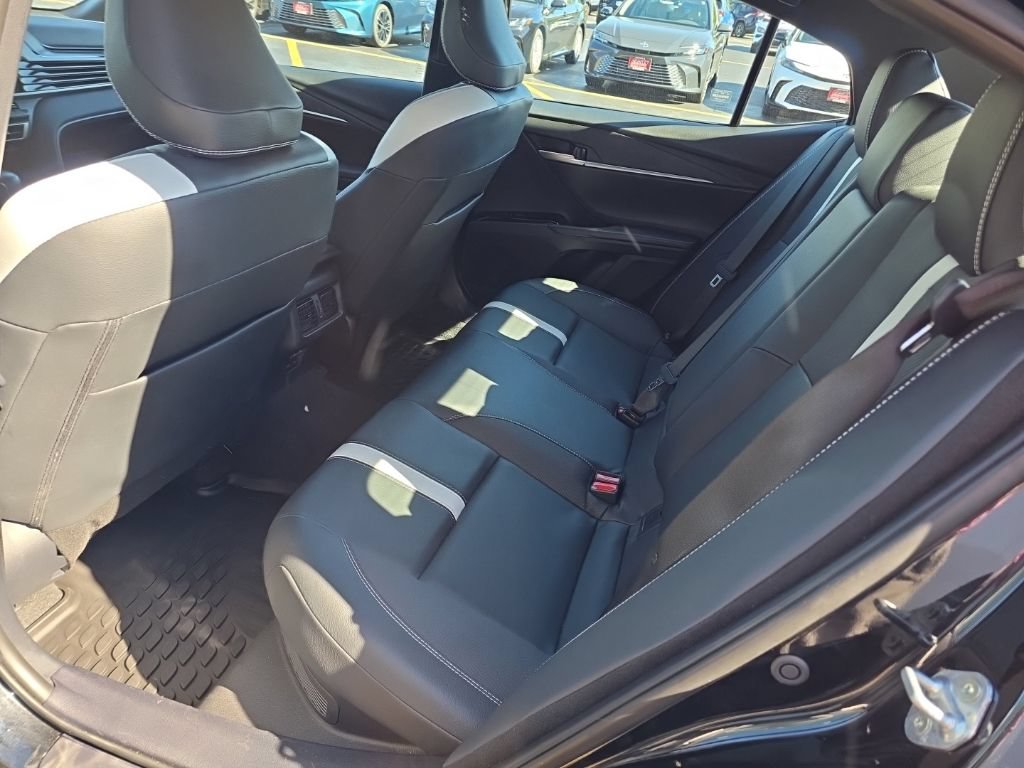 Used 2025 Toyota Camry SE FWD image 12