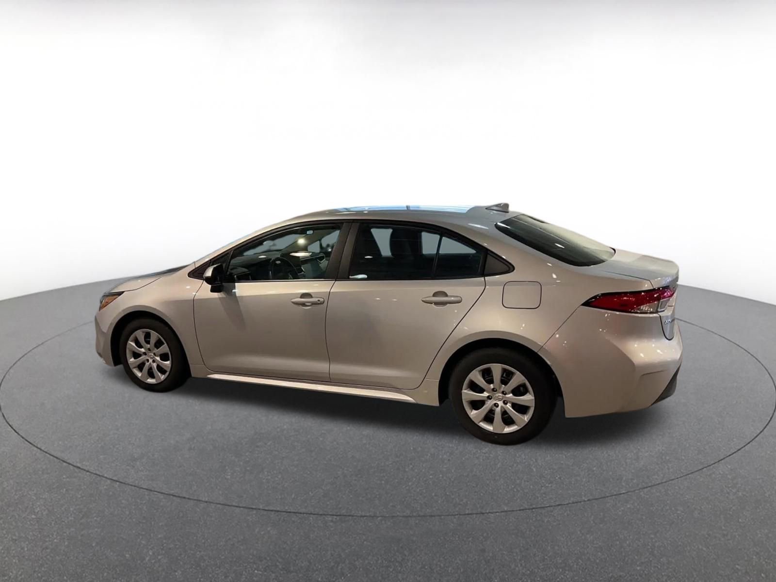 Used 2025 Toyota Corolla LE image 10