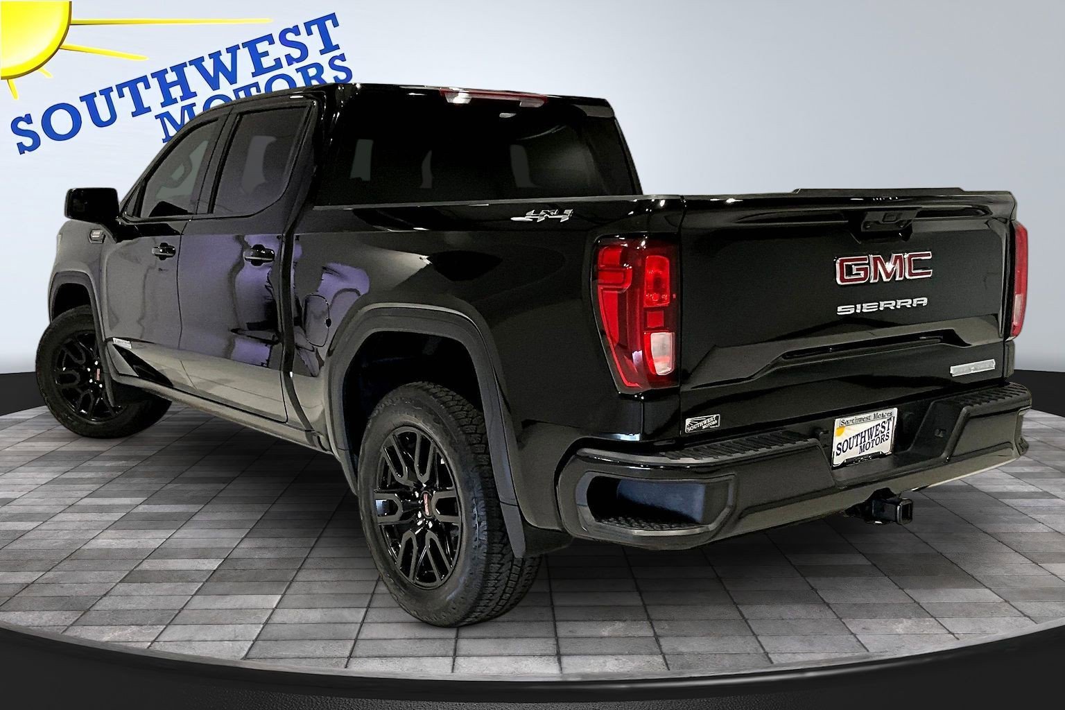 Used 2024 GMC Sierra 1500 Elevation AWD/4WD image 5