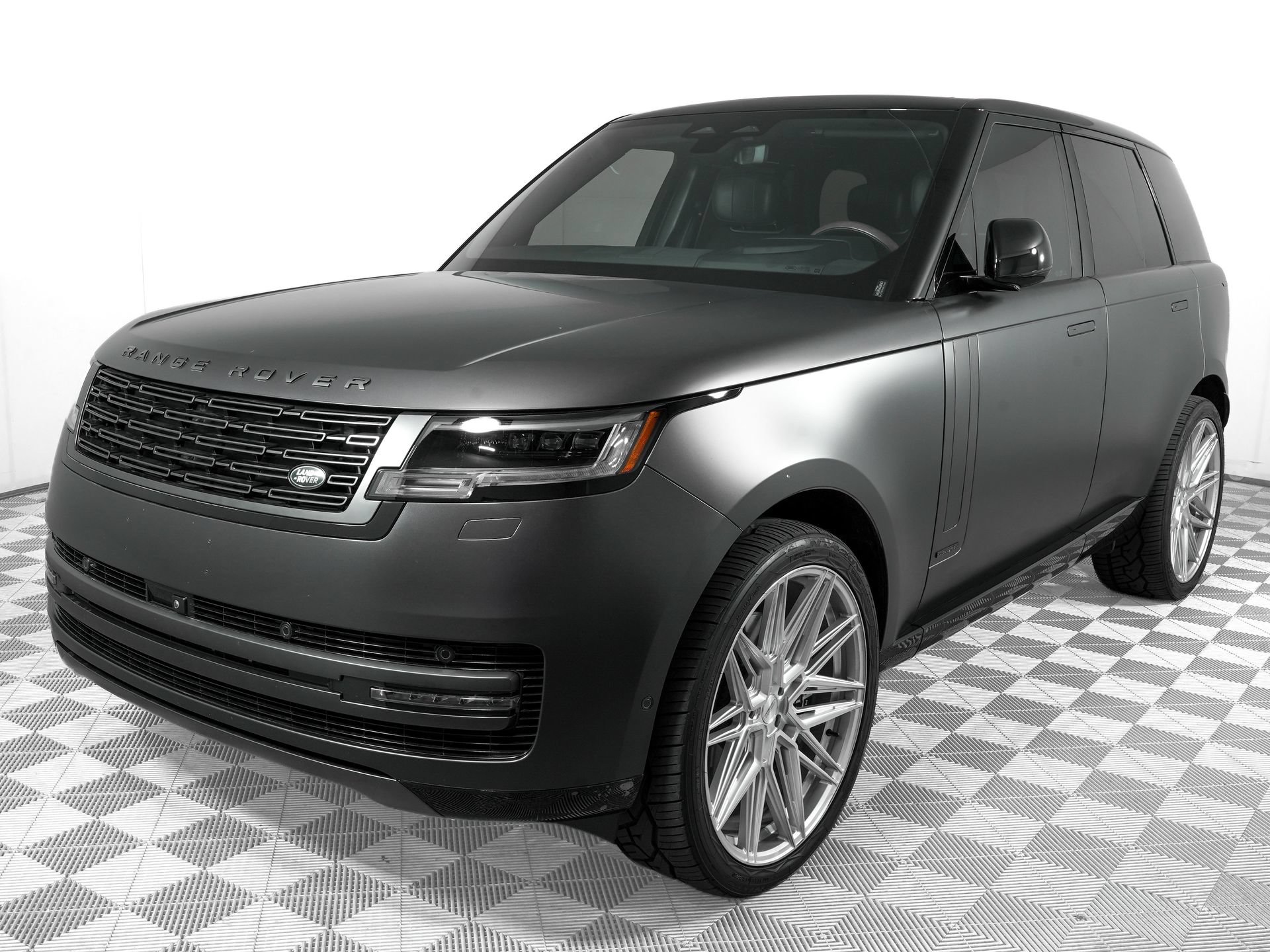 Used 2025 Land Rover Range Rover Autobiography AWD/4WD image 8