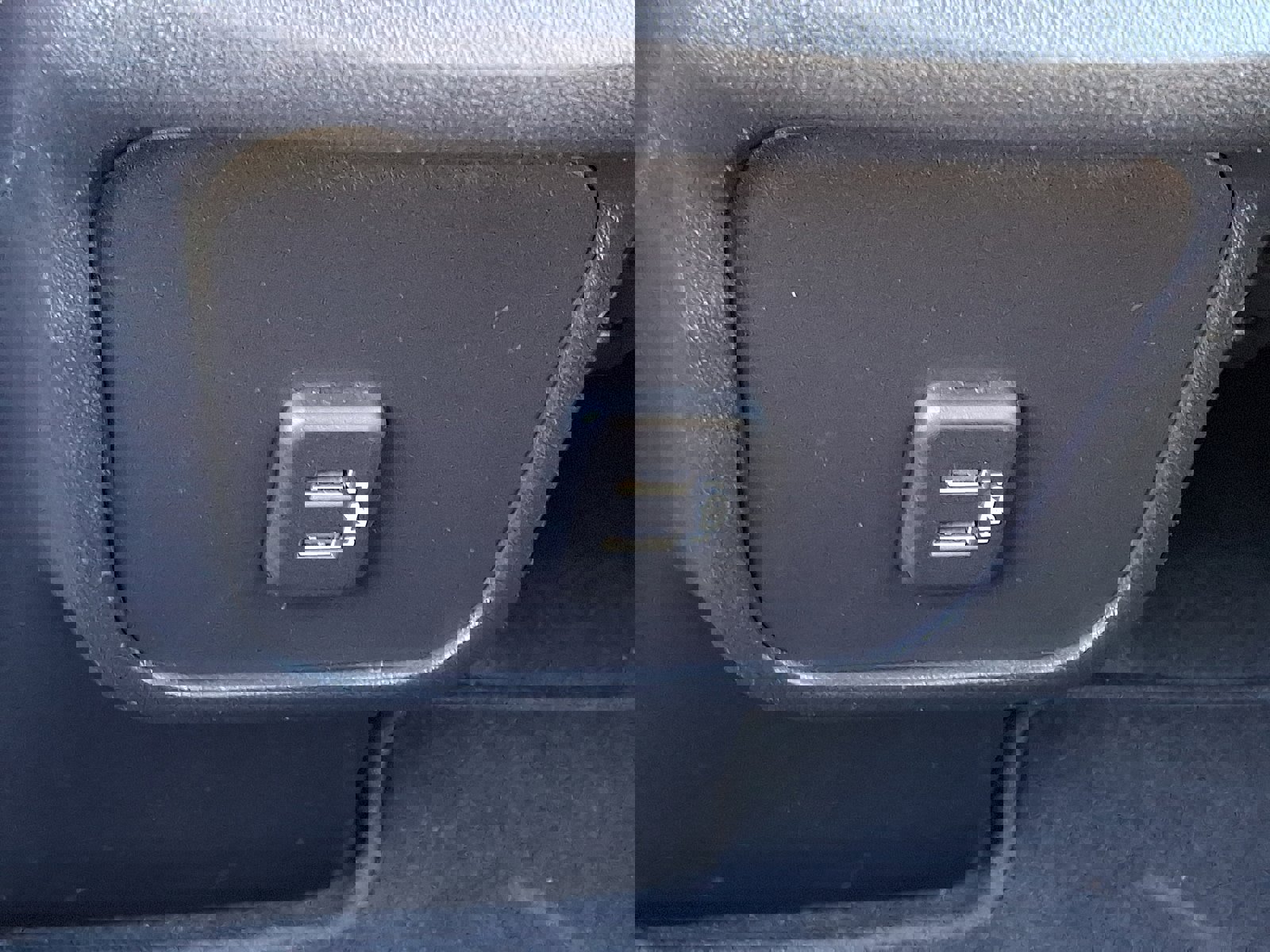 Used 2024 Chevrolet Equinox LS image 11