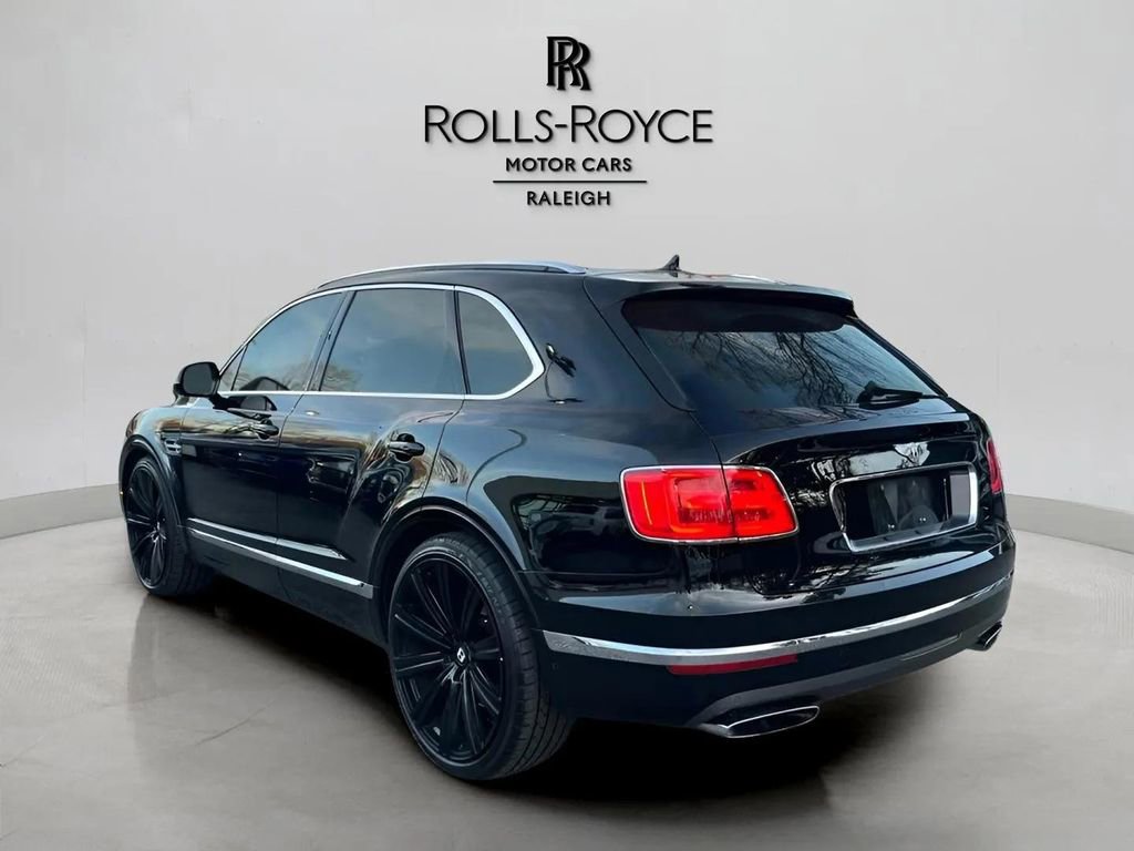 Used 2017 Bentley Bentayga image 7