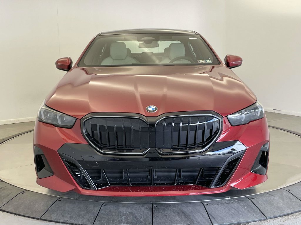 New 2026 BMW 530i xDrive w/ M Sport Package AWD/4WD image 8