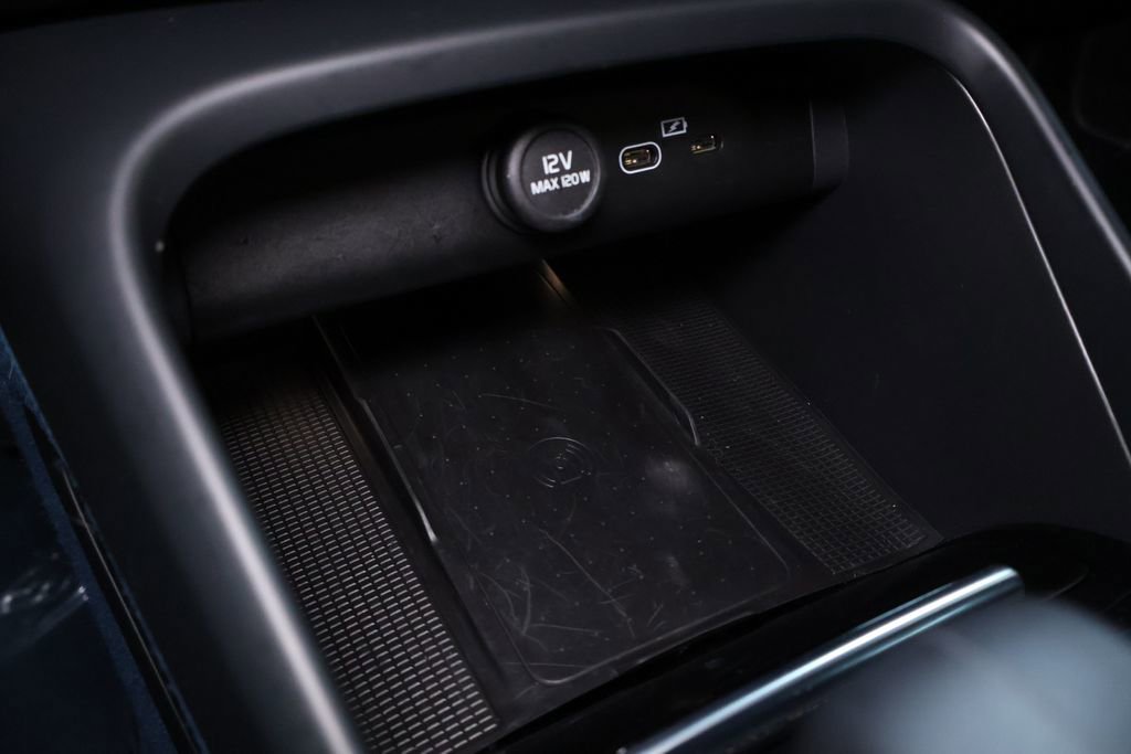 Used 2022 Volvo C40 P8 Recharge Ultimate image 39