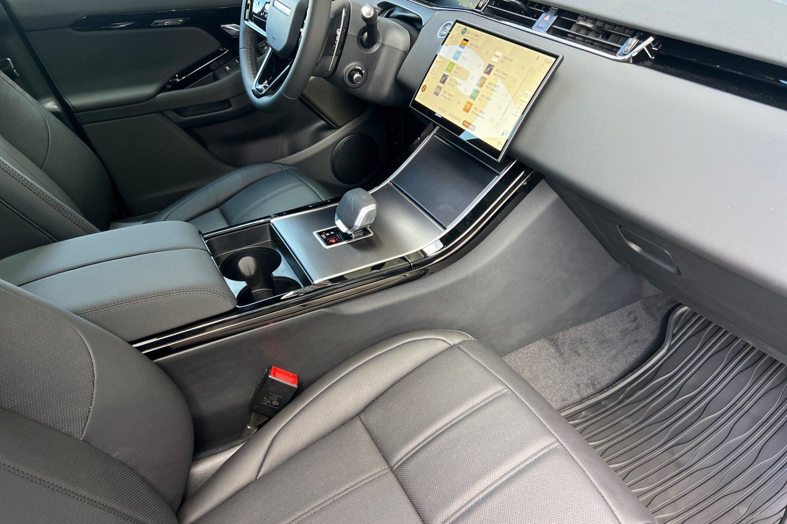 New 2026 Land Rover Range Rover Evoque Dynamic SE AWD/4WD image 27