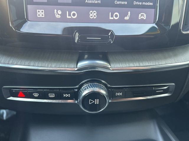 Certified 2025 Volvo XC60 B5 Plus w/ Climate Package image 25