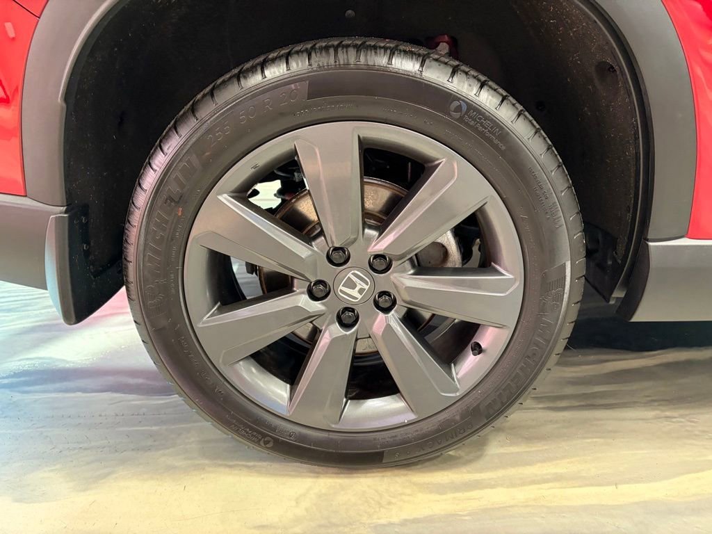 Used 2025 Honda Pilot Sport image 26