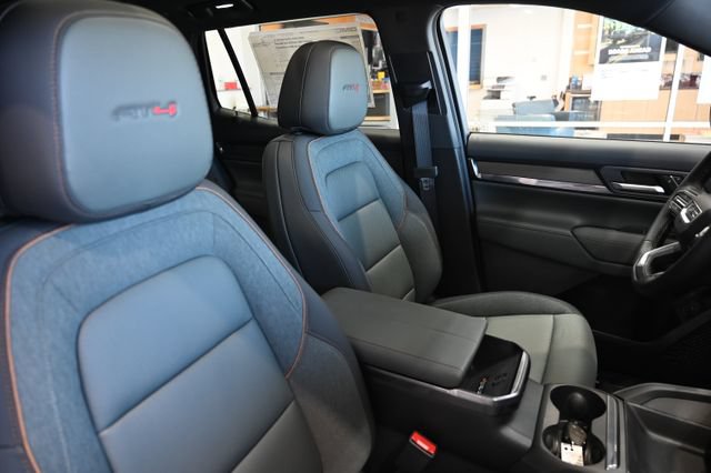 New 2026 GMC Terrain AT4 w/ Convenience Package III AWD/4WD image 8