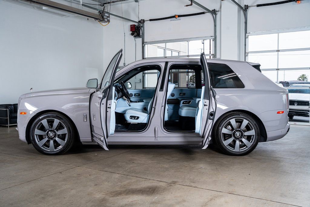Used 2022 Rolls-Royce Cullinan image 8