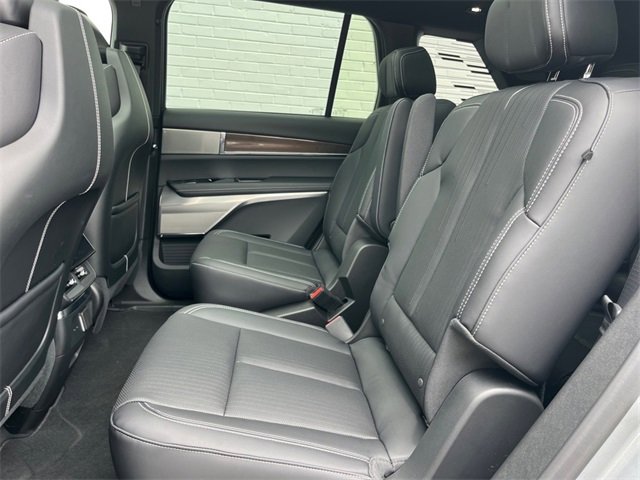 New 2026 Cadillac Vistiq Luxury image 6