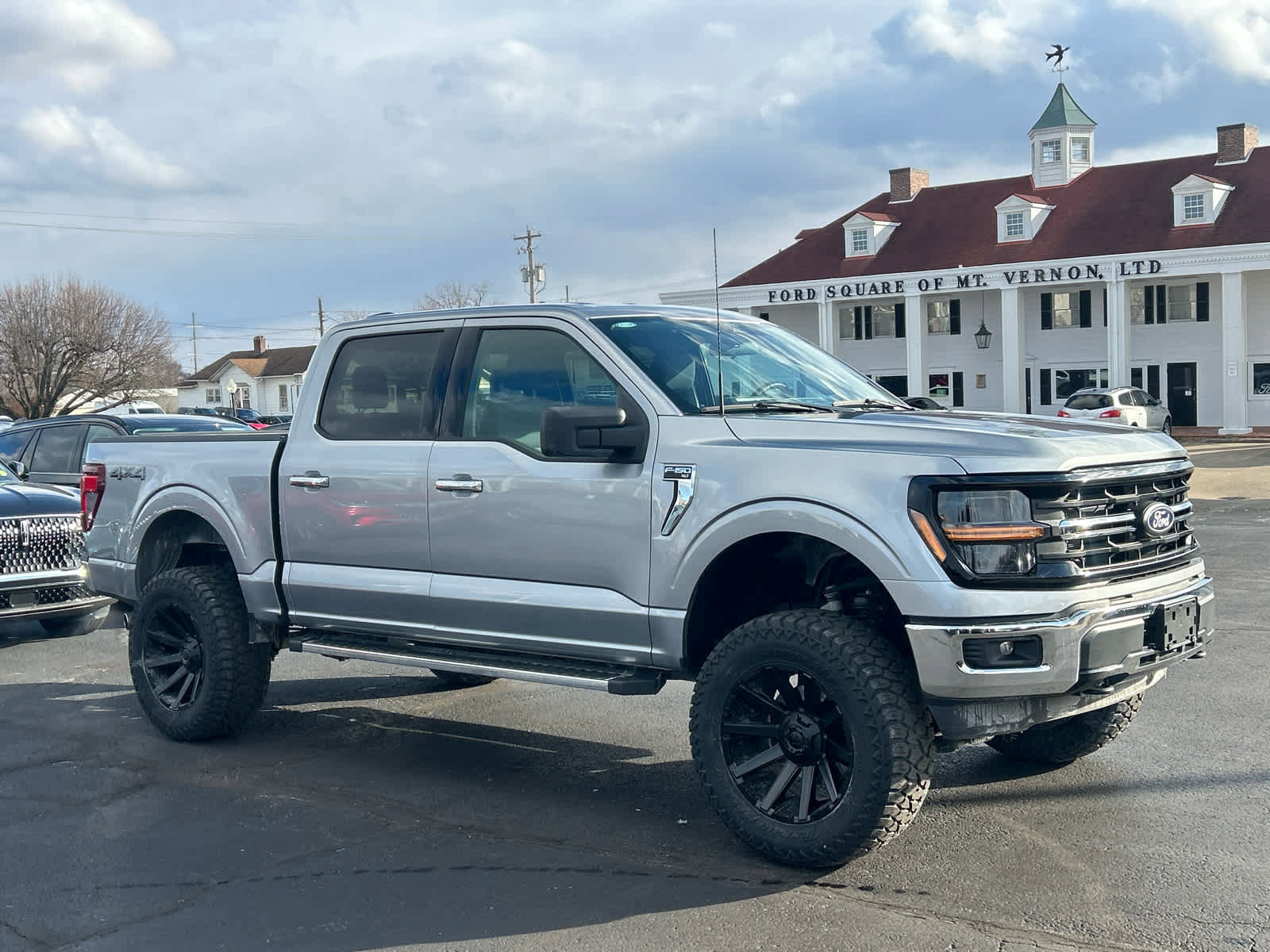 Used 2025 Ford F150 XLT w/ Equipment Group 301A Standard image 3