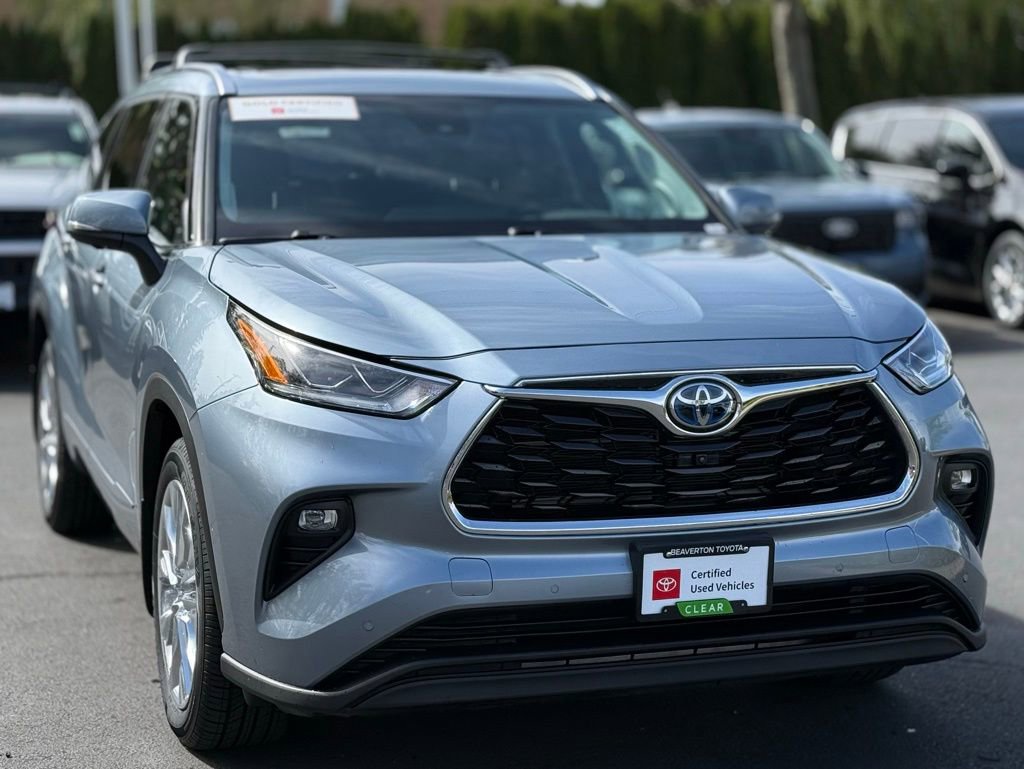 Used 2023 Toyota Highlander Limited image 7