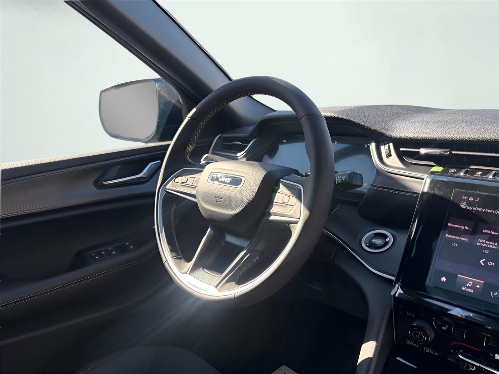 New 2025 Jeep Grand Cherokee L Laredo w/ Luxury Tech Group I image 18