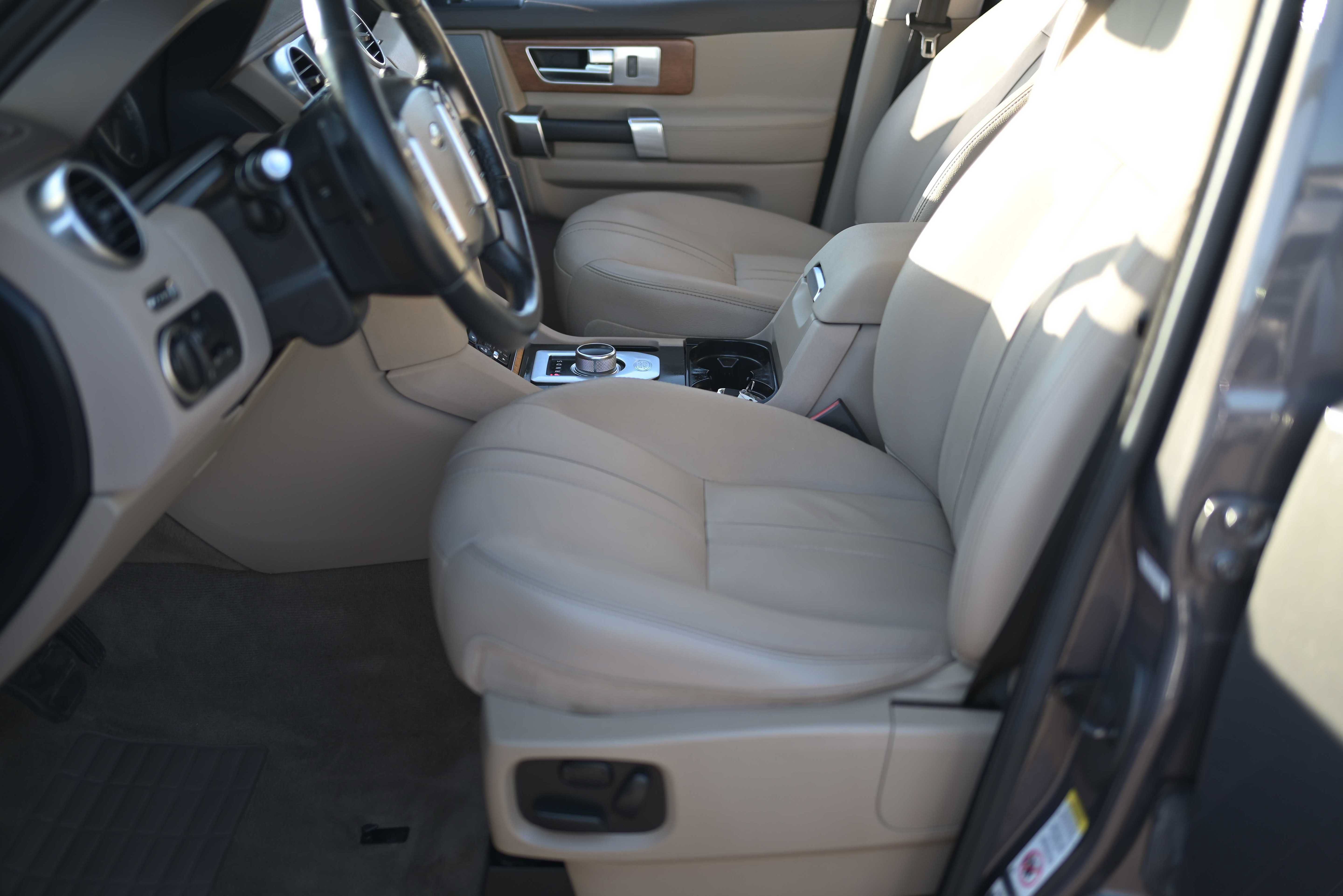 Used 2016 Land Rover LR4 HSE AWD/4WD image 9