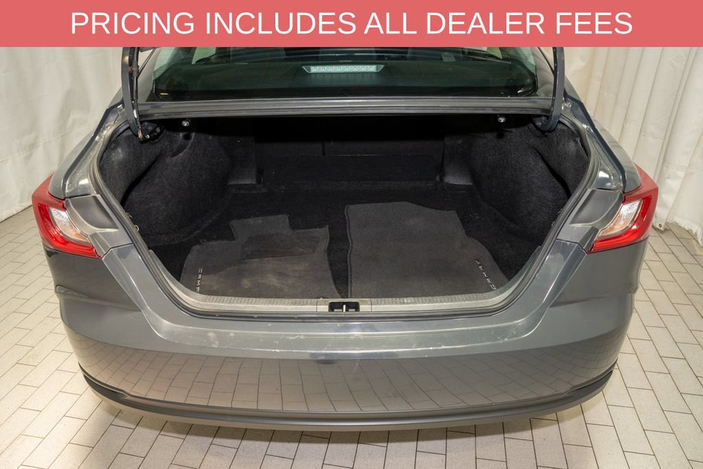 Used 2025 Toyota Camry LE w/ Convenience Package FWD image 5