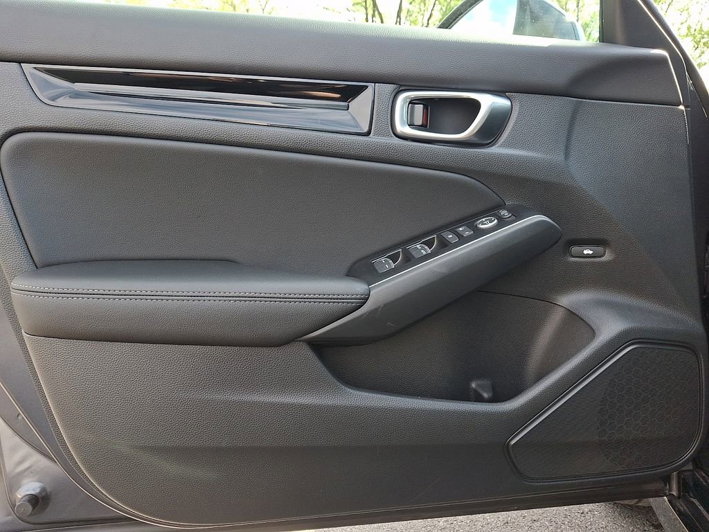Used 2025 Honda Civic Sport image 12