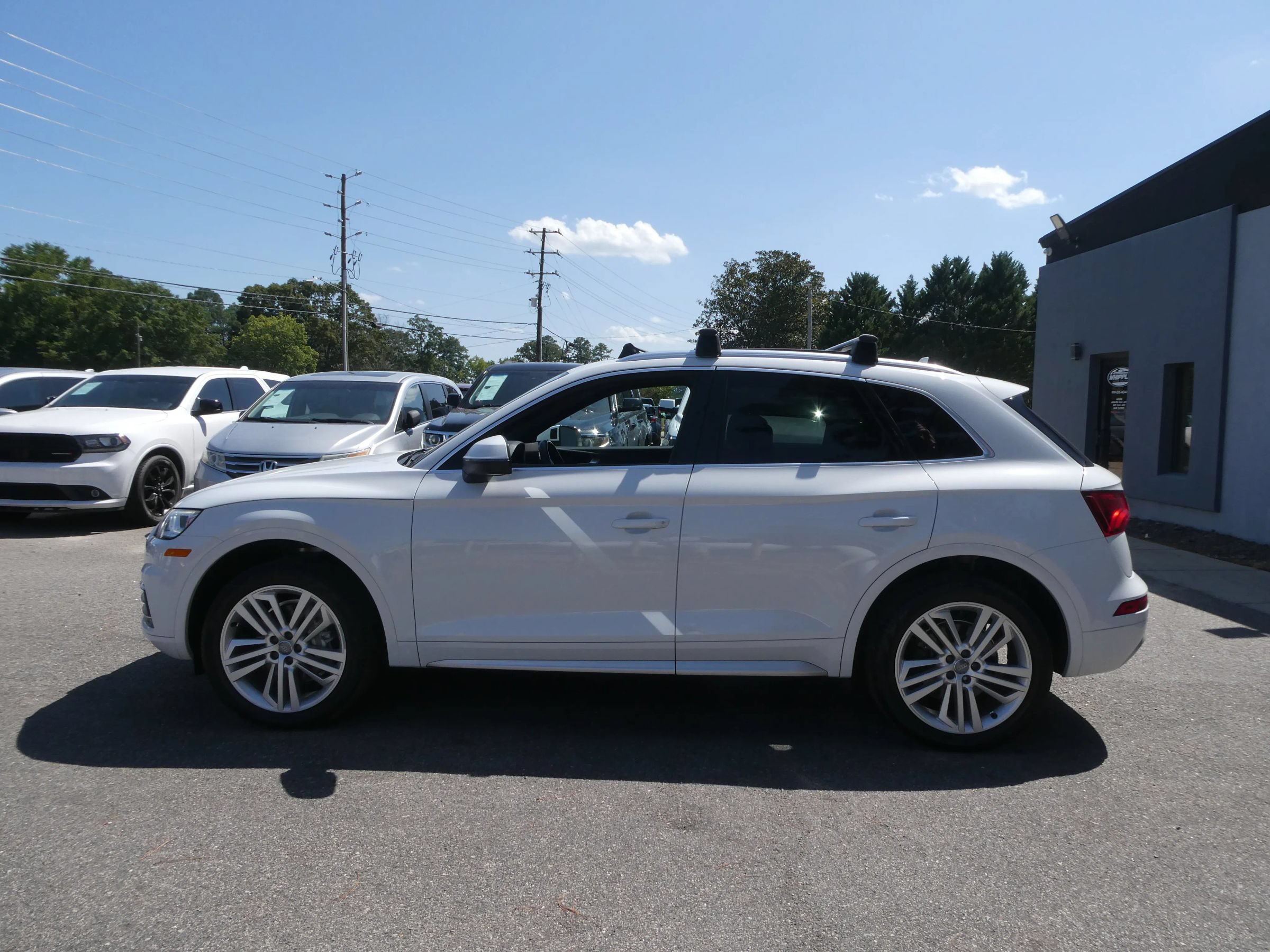 Used 2020 Audi Q5 2.0T Premium Plus w/ Premium Plus Package AWD/4WD image 9