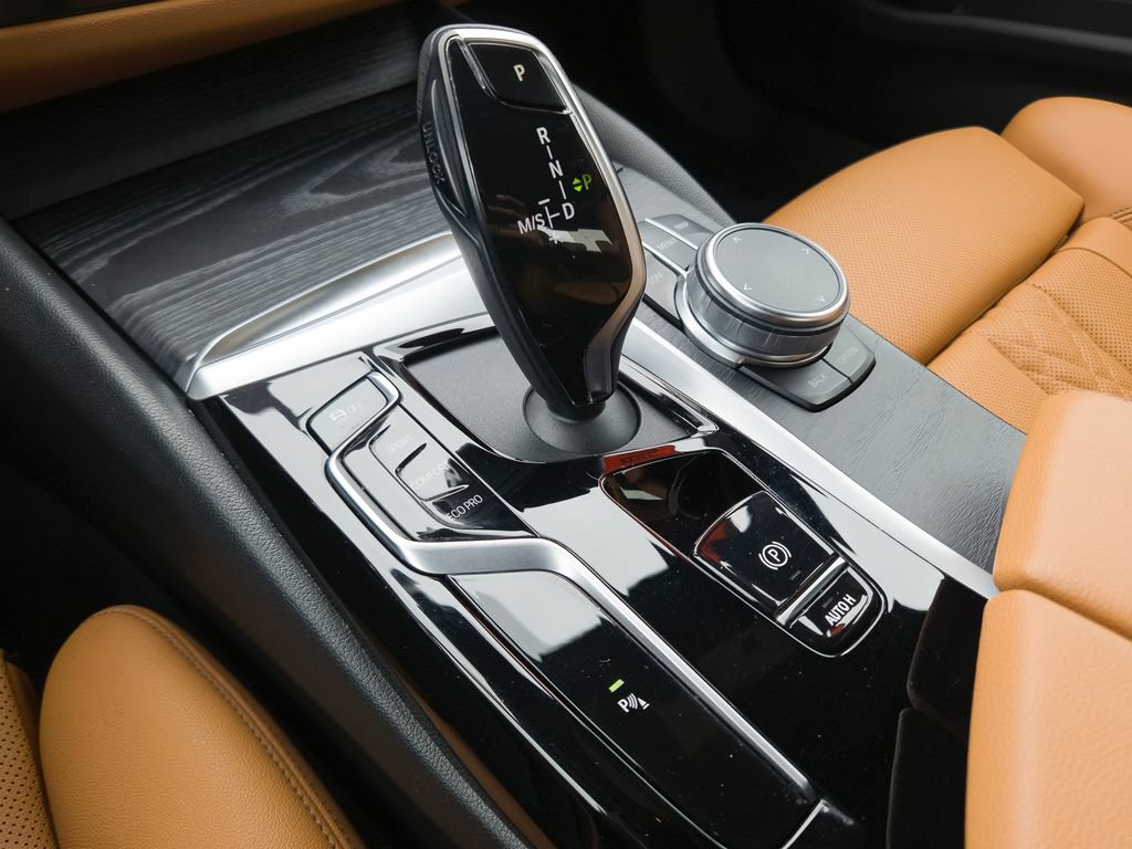 Used 2023 BMW 530i w/ Premium Package RWD image 10