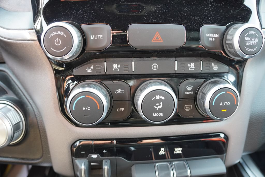 Used 2024 RAM 1500 Laramie AWD/4WD image 25
