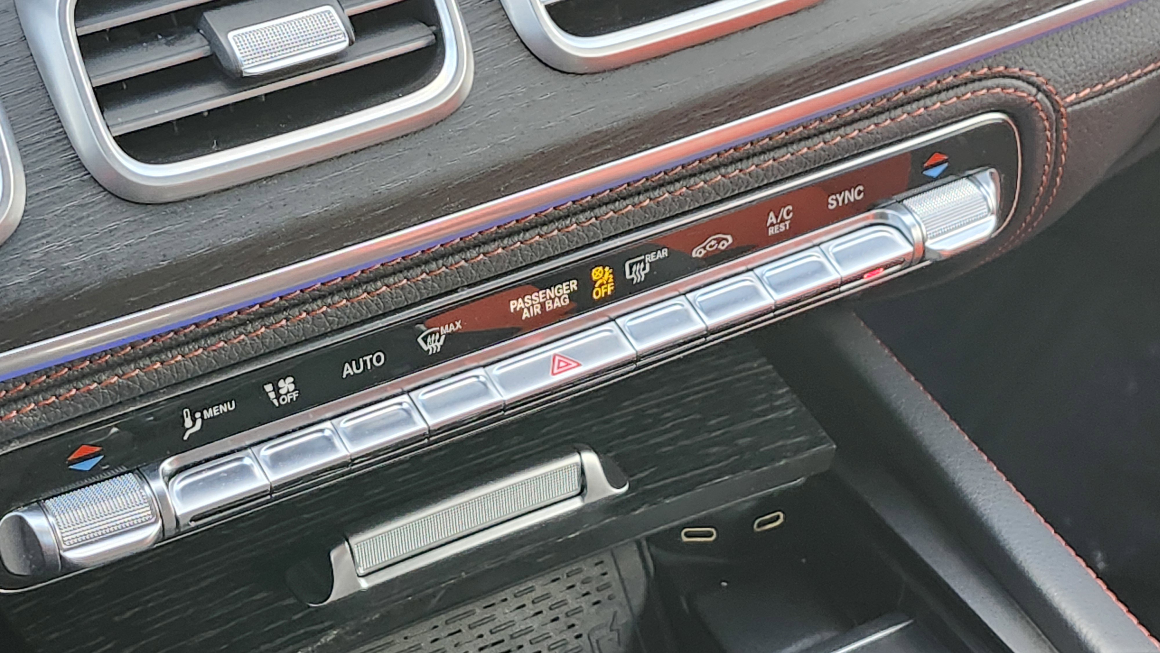 Used 2024 Mercedes-Benz GLE 53 AMG 4MATIC w/ Winter Package image 28