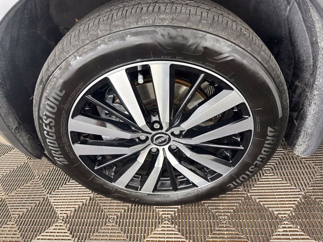 Certified 2025 Nissan Pathfinder Platinum AWD/4WD image 28