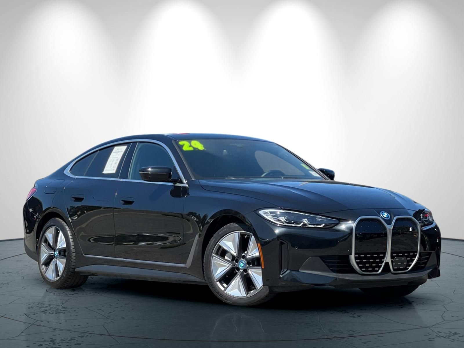 Used 2024 BMW i4 eDrive35 w/ Premium Package image 2