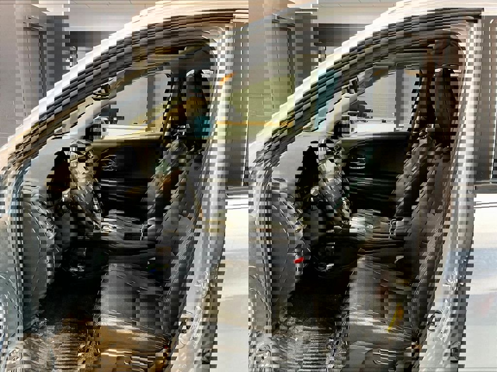 Used 2022 Honda HR-V EX-L image 7