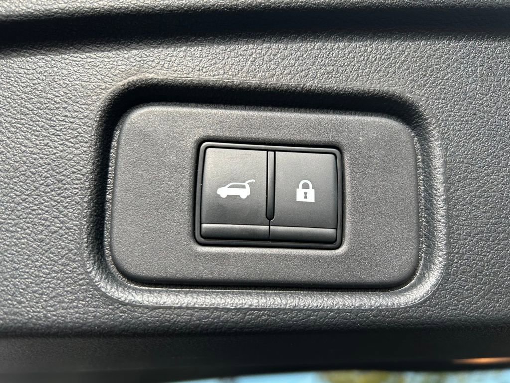 Used 2024 Nissan Pathfinder Platinum w/ Cargo Package image 30