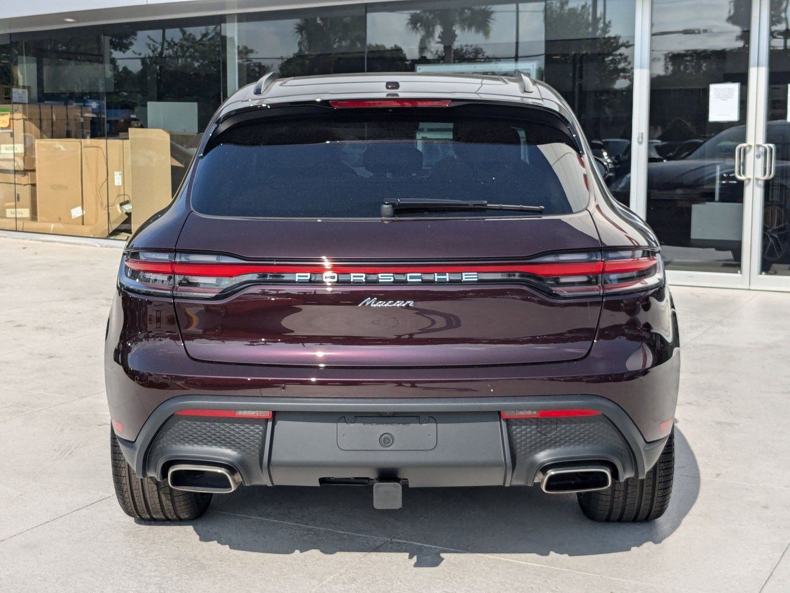 Certified 2025 Porsche Macan image 10