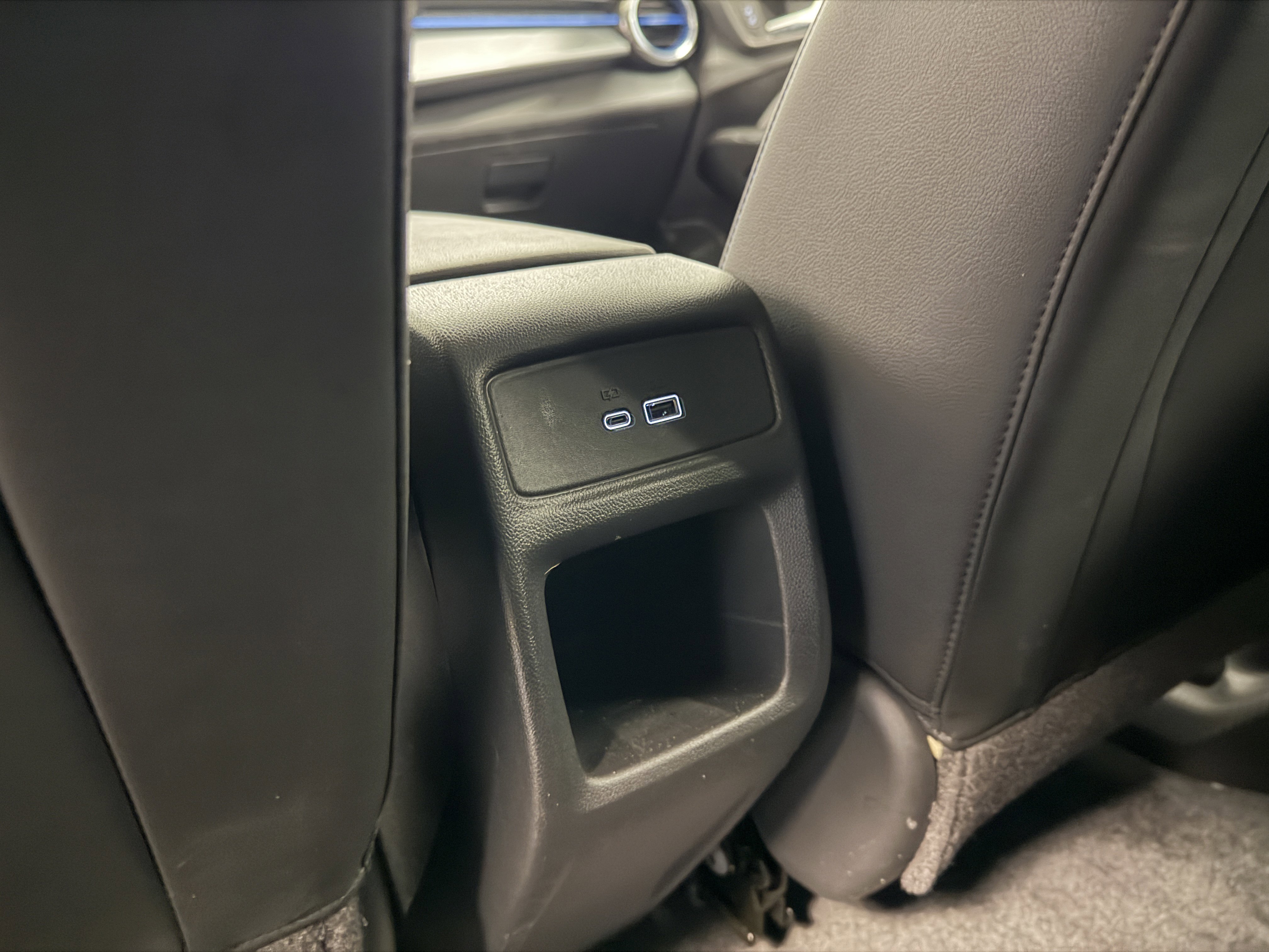 Used 2024 Chevrolet Trax LT w/ LT Convenience Package image 24