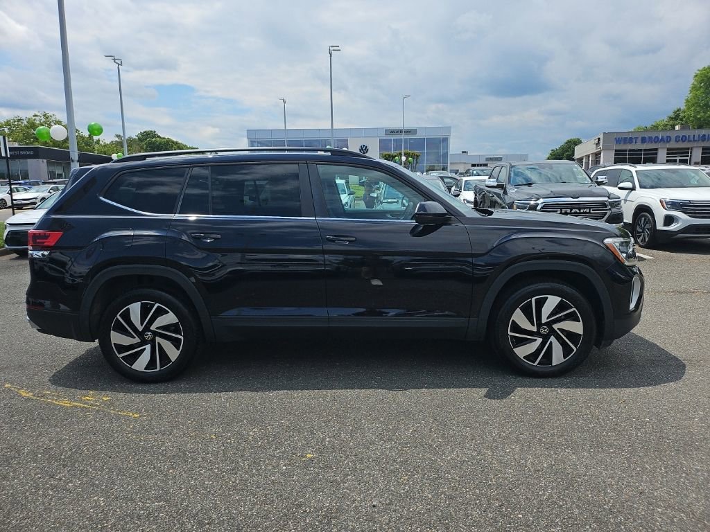 Used 2024 Volkswagen Atlas SE w/ Panoramic Sunroof Package AWD/4WD image 5
