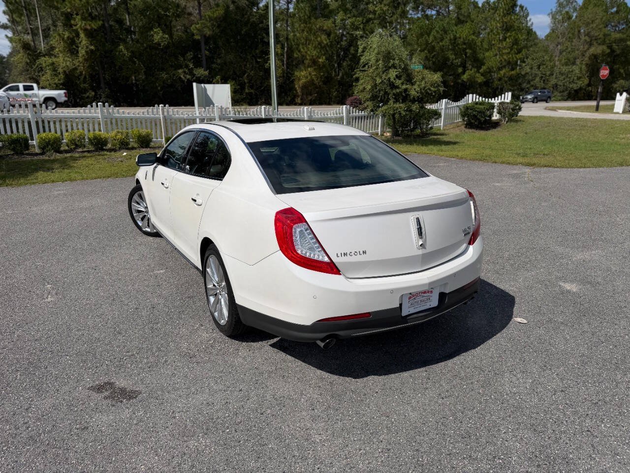Used 2013 Lincoln MKS AWD image 4