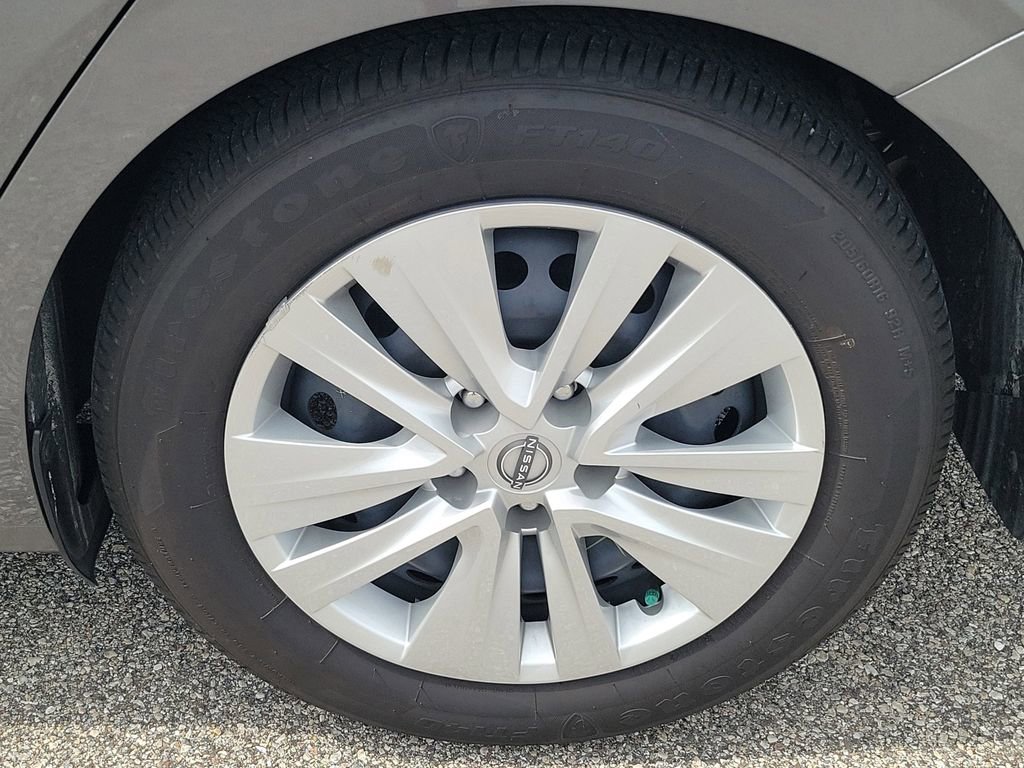 Used 2025 Nissan Sentra S FWD image 7