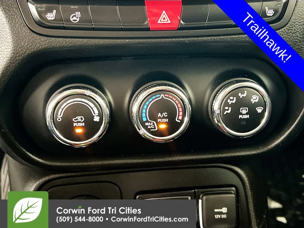 Used 2017 Jeep Renegade Trailhawk w/ Cold Weather Group II AWD/4WD image 9