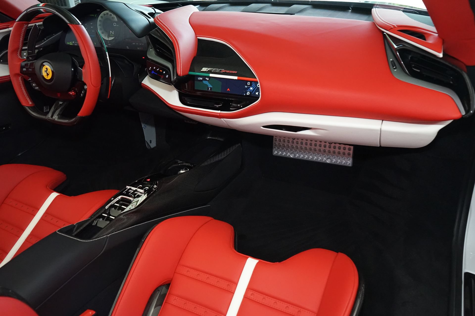 Used 2025 Ferrari SF90 Spider AWD/4WD image 18