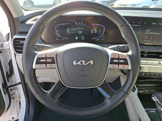 Used 2025 Kia Telluride EX w/ EX Captain's Chair Package image 16